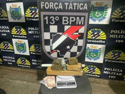 Imagem da notícia Ao ver viatura da PM, homem sai correndo mas é capturado e preso com droga e dinheiro em Paranaíba